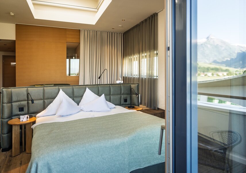TAUERN SPA Kaprun Zimmer. PhotoCredit: JFK Photography © 2026
